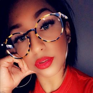 Meet your Posher, Priscilla